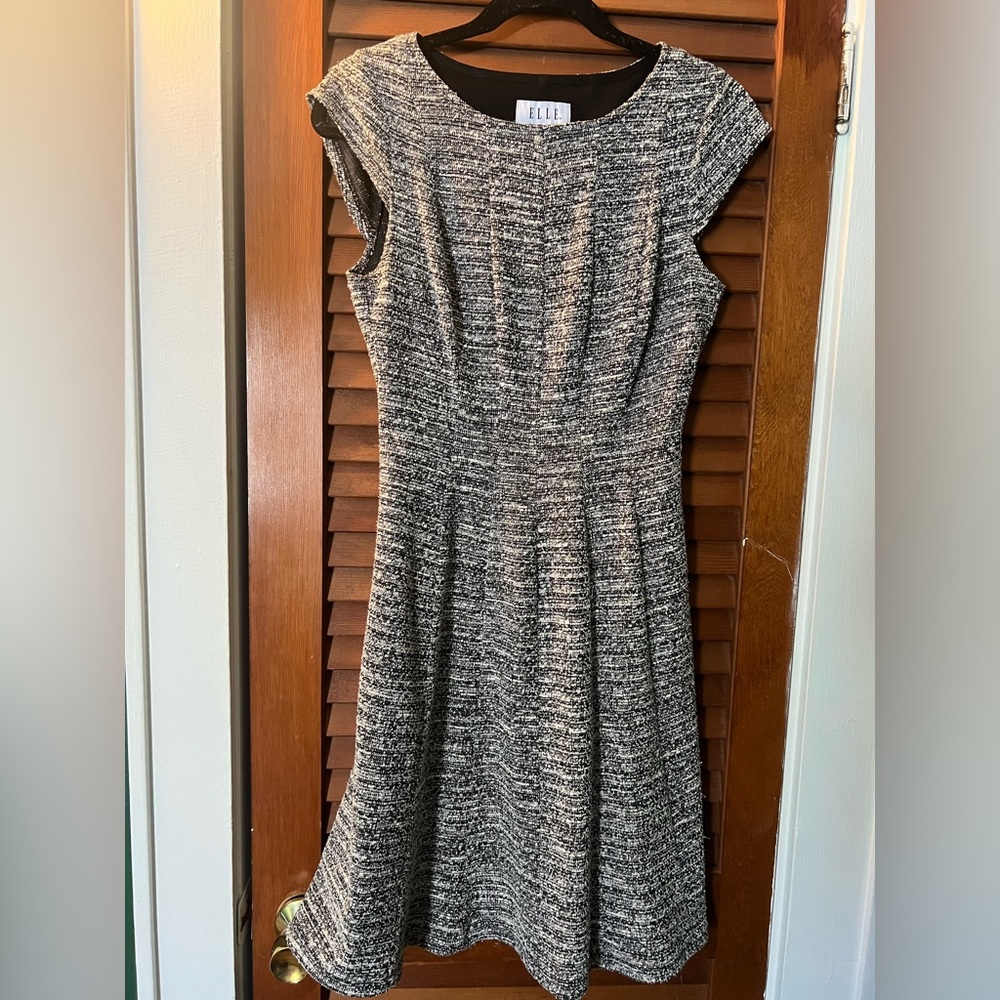 ELLE Dress Black & Silver Fleck Fit-N-Flare Tweed Stretchy Cap Sleeves. Size S